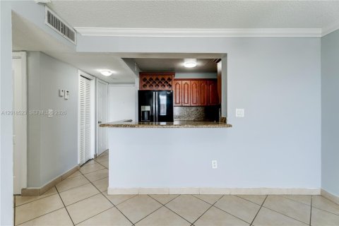 Copropriété à louer à Hialeah, Floride: 2 chambres, 92.53 m2 № 2084559 - photo 6