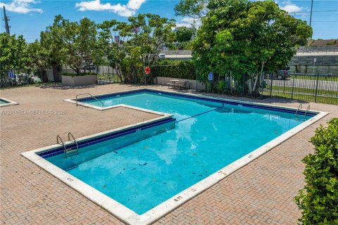 Copropriété à louer à Hialeah, Floride: 2 chambres, 92.53 m2 № 2084559 - photo 19