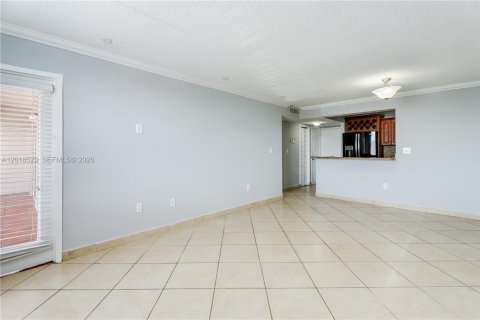 Copropriété à louer à Hialeah, Floride: 2 chambres, 92.53 m2 № 2084559 - photo 8