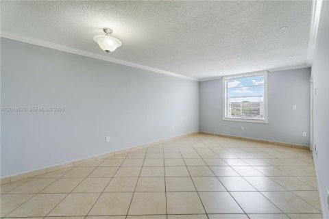 Copropriété à louer à Hialeah, Floride: 2 chambres, 92.53 m2 № 2084559 - photo 16