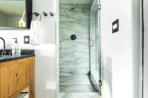 Casa en alquiler en Hallandale Beach, Florida, 4 dormitorios, 310.29 m2 № 2033687 - foto 28