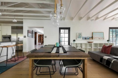 Casa en alquiler en Hallandale Beach, Florida, 4 dormitorios, 310.29 m2 № 2033687 - foto 17