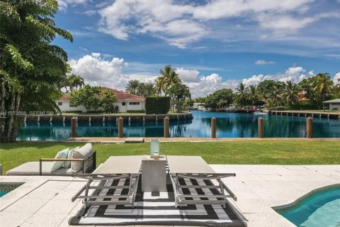 Casa en alquiler en Hallandale Beach, Florida, 4 dormitorios, 310.29 m2 № 2033687 - foto 9