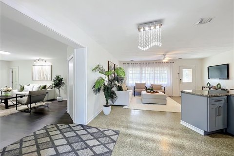 Купить коммерческую недвижимость в Овьедо, Флорида 269.88м2, № 2216353 - фото 16
