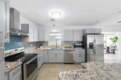 Купить коммерческую недвижимость в Овьедо, Флорида 269.88м2, № 2216353 - фото 14