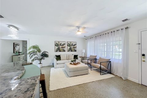 Купить коммерческую недвижимость в Овьедо, Флорида 269.88м2, № 2216353 - фото 9