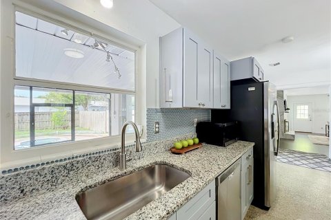 Купить коммерческую недвижимость в Овьедо, Флорида 269.88м2, № 2216353 - фото 15