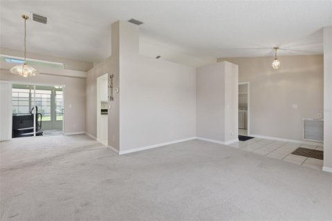 House in Leesburg, Florida 3 bedrooms, 187.66 sq.m. № 2236618 - photo 7