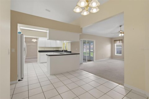 House in Leesburg, Florida 3 bedrooms, 187.66 sq.m. № 2236618 - photo 10