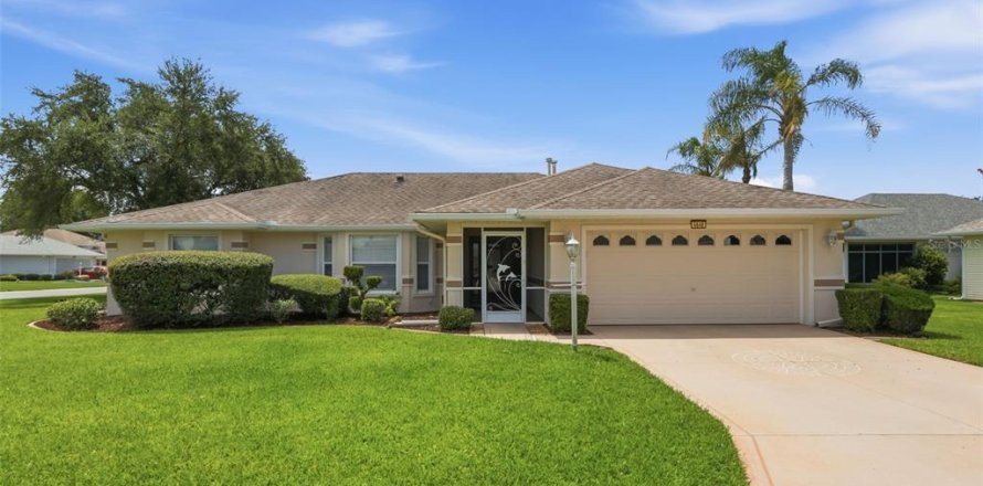 House in Leesburg, Florida 3 bedrooms, 187.66 sq.m. № 2236618