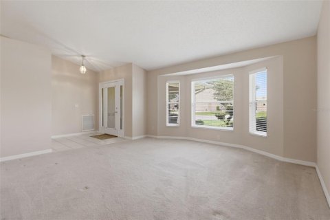 House in Leesburg, Florida 3 bedrooms, 187.66 sq.m. № 2236618 - photo 6