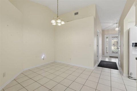 House in Leesburg, Florida 3 bedrooms, 187.66 sq.m. № 2236618 - photo 9