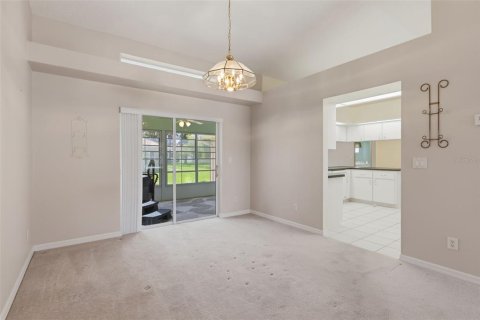 House in Leesburg, Florida 3 bedrooms, 187.66 sq.m. № 2236618 - photo 8