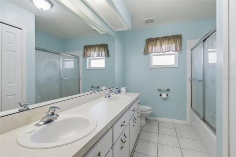 House in Leesburg, Florida 3 bedrooms, 187.66 sq.m. № 2236618 - photo 20