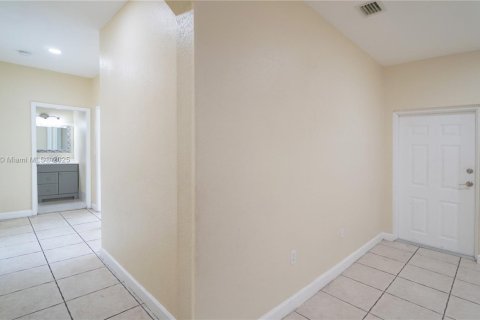 Condominio en venta en Homestead, Florida, 3 dormitorios, 108.32 m2 № 1975348 - foto 5