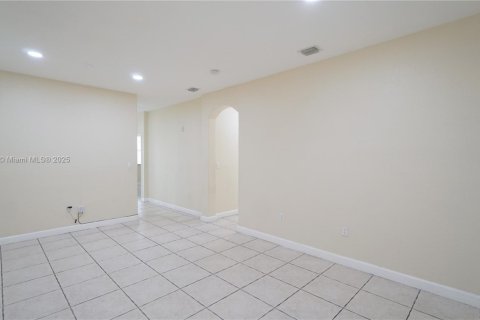 Condominio en venta en Homestead, Florida, 3 dormitorios, 108.32 m2 № 1975348 - foto 3