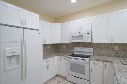 Condominio en venta en Homestead, Florida, 3 dormitorios, 108.32 m2 № 1975348 - foto 17