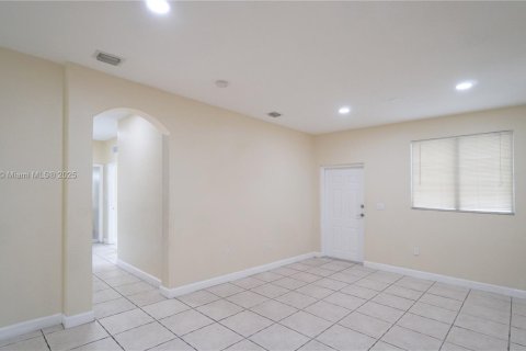 Condominio en venta en Homestead, Florida, 3 dormitorios, 108.32 m2 № 1975348 - foto 4