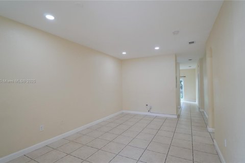 Condominio en venta en Homestead, Florida, 3 dormitorios, 108.32 m2 № 1975348 - foto 2
