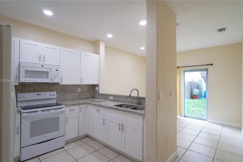 Condominio en venta en Homestead, Florida, 3 dormitorios, 108.32 m2 № 1975348 - foto 14