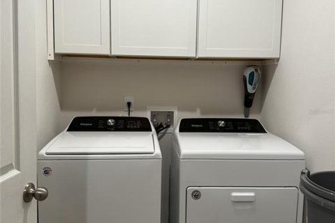 House in Clermont, Florida 4 bedrooms, 184.69 sq.m. № 1894799 - photo 13