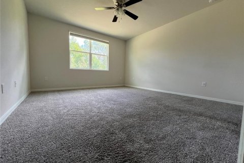 House in Clermont, Florida 4 bedrooms, 184.69 sq.m. № 1894799 - photo 5