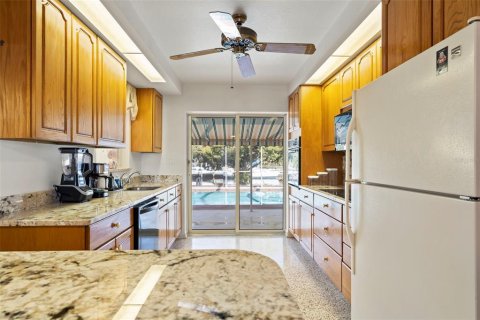 House in Port Charlotte, Florida 3 bedrooms, 146.32 sq.m. № 1760488 - photo 8