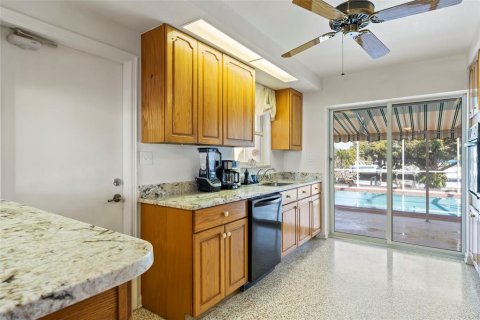 House in Port Charlotte, Florida 3 bedrooms, 146.32 sq.m. № 1760488 - photo 11
