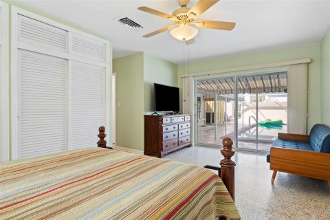 House in Port Charlotte, Florida 3 bedrooms, 146.32 sq.m. № 1760488 - photo 23