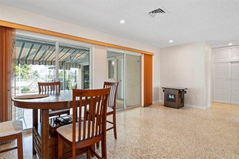 House in Port Charlotte, Florida 3 bedrooms, 146.32 sq.m. № 1760488 - photo 14