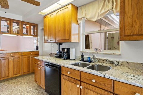 House in Port Charlotte, Florida 3 bedrooms, 146.32 sq.m. № 1760488 - photo 10