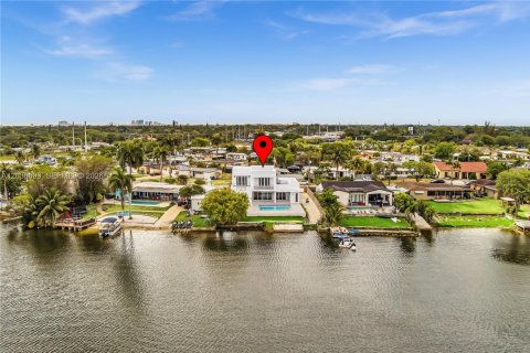 Купить виллу или дом в Майами, Флорида 5 спален, 301.19м2, № 2155066 - фото 6