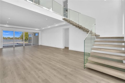 Купить виллу или дом в Майами, Флорида 5 спален, 301.19м2, № 2155066 - фото 29