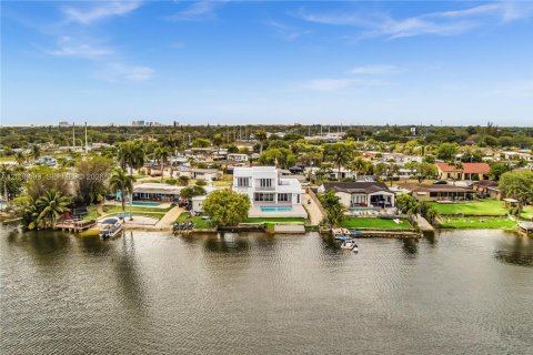 Купить виллу или дом в Майами, Флорида 5 спален, 301.19м2, № 2155066 - фото 5