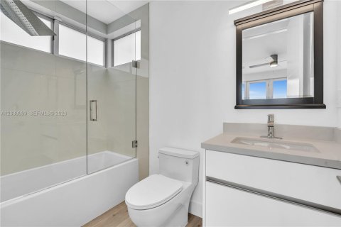 Купить виллу или дом в Майами, Флорида 5 спален, 301.19м2, № 2155066 - фото 15