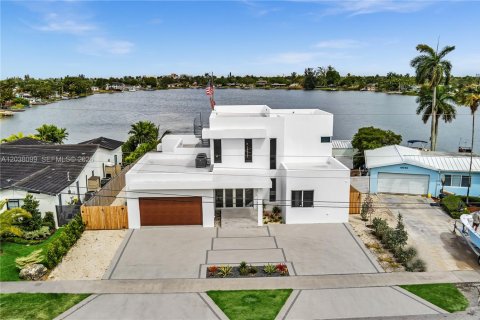 Купить виллу или дом в Майами, Флорида 5 спален, 301.19м2, № 2155066 - фото 8