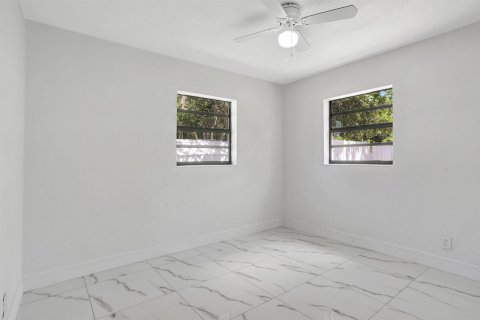 House in Pompano Beach, Florida 3 bedrooms, 115.94 sq.m. № 2083541 - photo 19