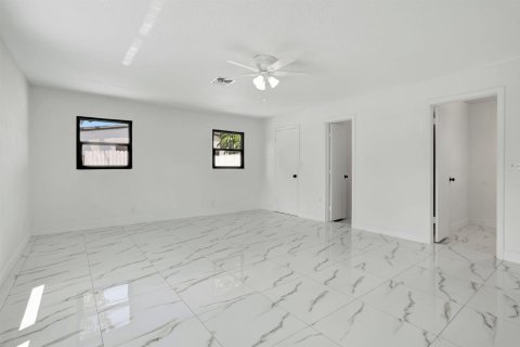 House in Pompano Beach, Florida 3 bedrooms, 115.94 sq.m. № 2083541 - photo 6