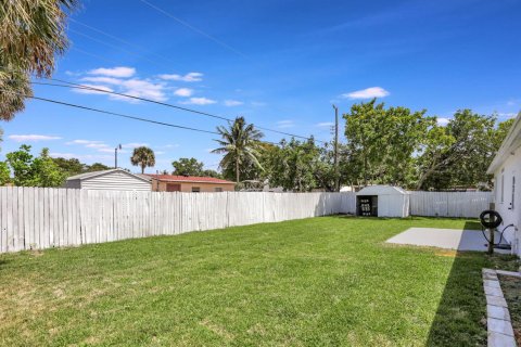 House in Pompano Beach, Florida 3 bedrooms, 115.94 sq.m. № 2083541 - photo 24