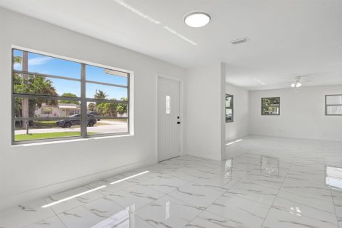 House in Pompano Beach, Florida 3 bedrooms, 115.94 sq.m. № 2083541 - photo 15