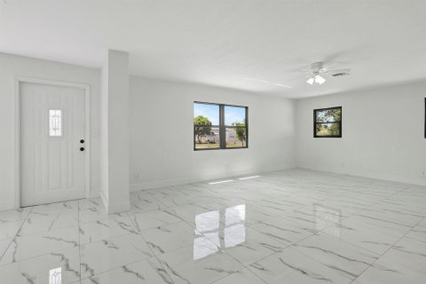 House in Pompano Beach, Florida 3 bedrooms, 115.94 sq.m. № 2083541 - photo 4