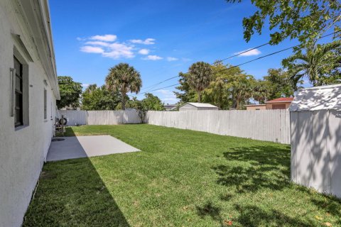 House in Pompano Beach, Florida 3 bedrooms, 115.94 sq.m. № 2083541 - photo 25