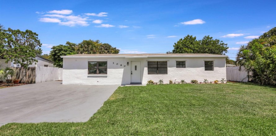 House in Pompano Beach, Florida 3 bedrooms, 115.94 sq.m. № 2083541