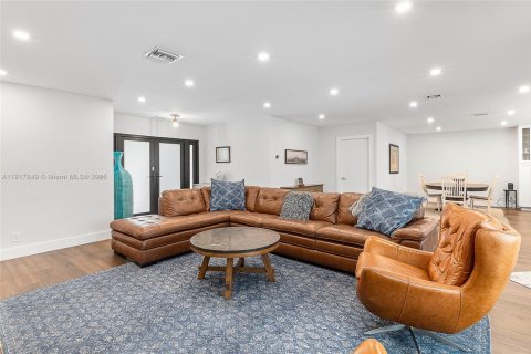 Casa en venta en Pompano Beach, Florida, 3 dormitorios, 179.67 m2 № 1973960 - foto 19