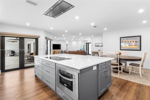 Casa en venta en Pompano Beach, Florida, 3 dormitorios, 179.67 m2 № 1973960 - foto 18