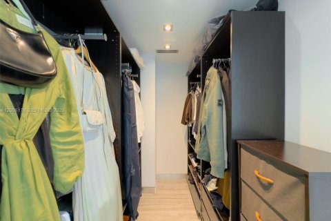 Copropriété à louer à Miami, Floride: 2 chambres, 95.6 m2 № 2386888 - photo 15