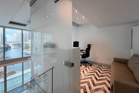 Copropriété à louer à Miami, Floride: 2 chambres, 95.6 m2 № 2386888 - photo 18
