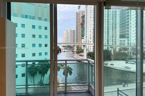 Copropriété à louer à Miami, Floride: 2 chambres, 95.6 m2 № 2386888 - photo 12