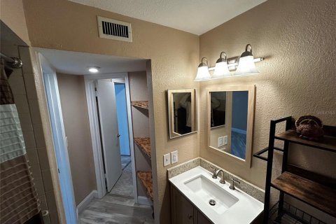 Condo in Orlando, Florida, 1 bedroom  № 1535096 - photo 17