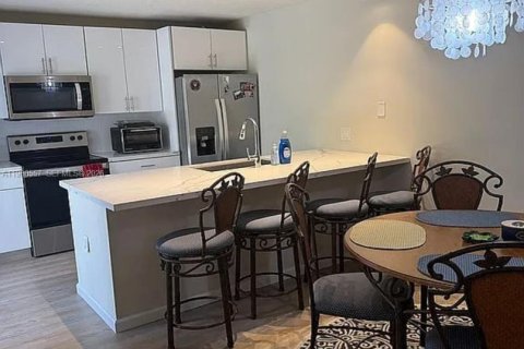 Touwnhouse à vendre à West Palm Beach, Floride: 2 chambres, 114.83 m2 № 2081317 - photo 4